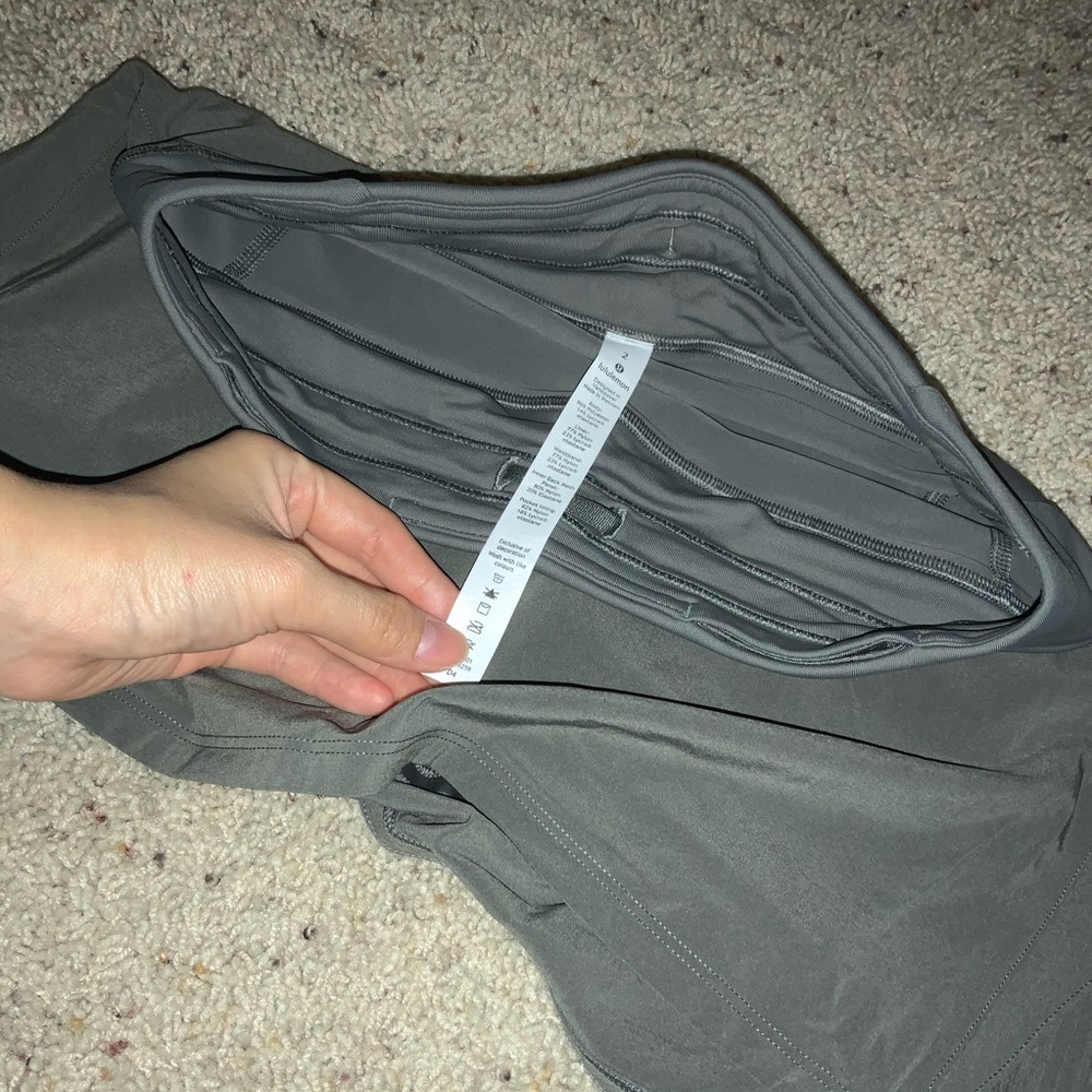 ✨NWT LULULEMON PLAY OFF THE PLEATS SKIRT✨ - Picture 10 of 15